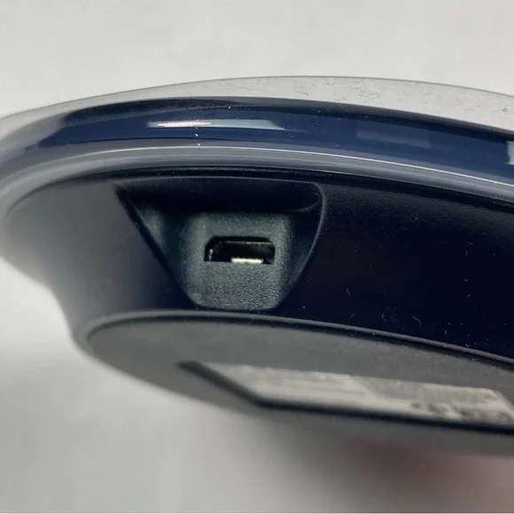 Samsung Black Round Wireless Charging Pad - Picture 2 of 3